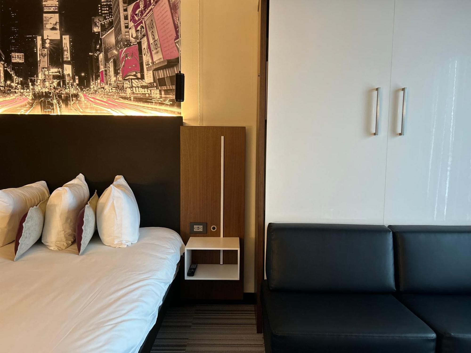 Grand Hotel Times Blainville-Mirabel Екстер'єр фото