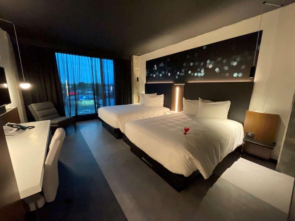 Grand Hotel Times Blainville-Mirabel Екстер'єр фото